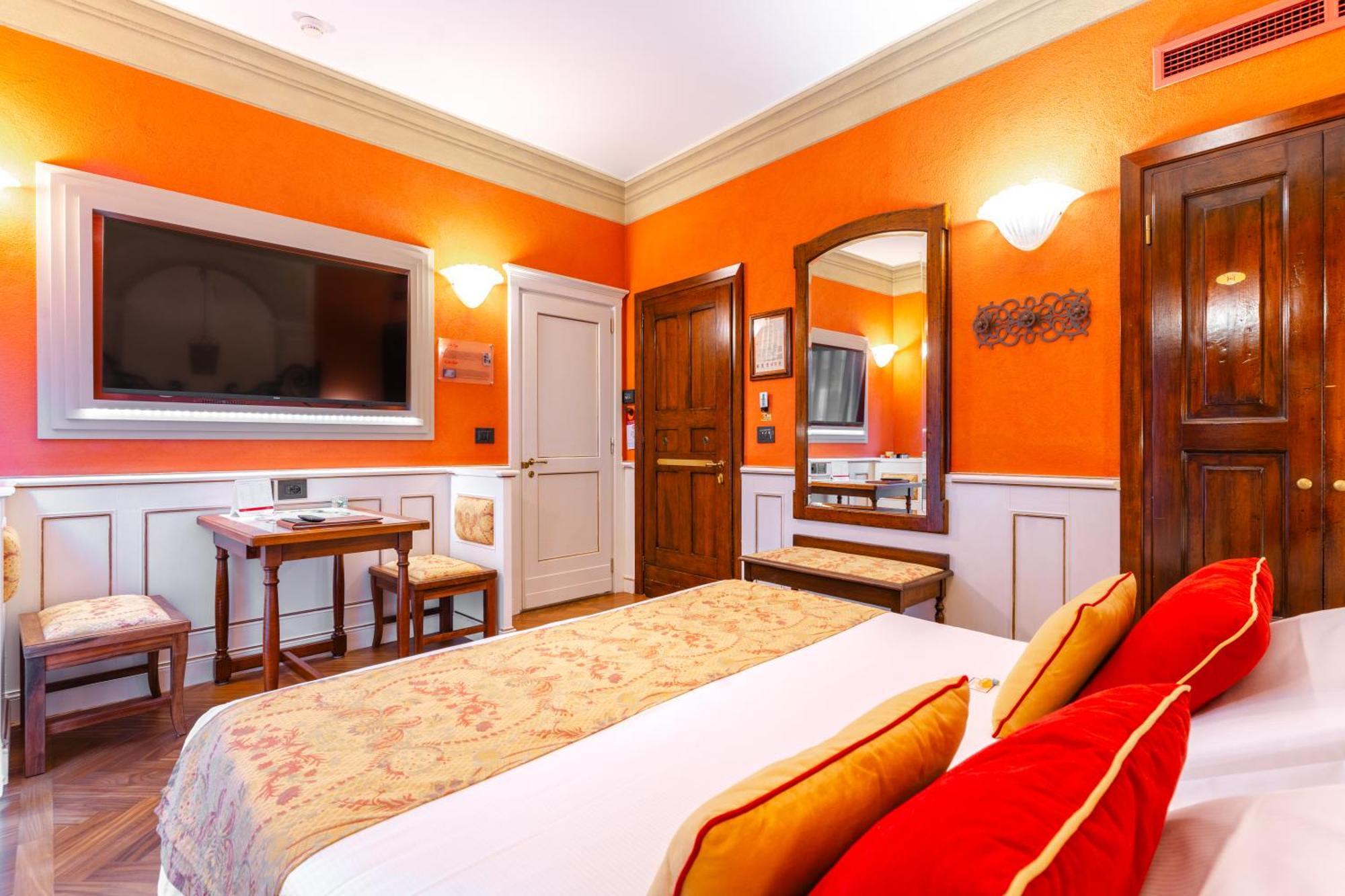 Art Hotel Commercianti Болонья Экстерьер фото