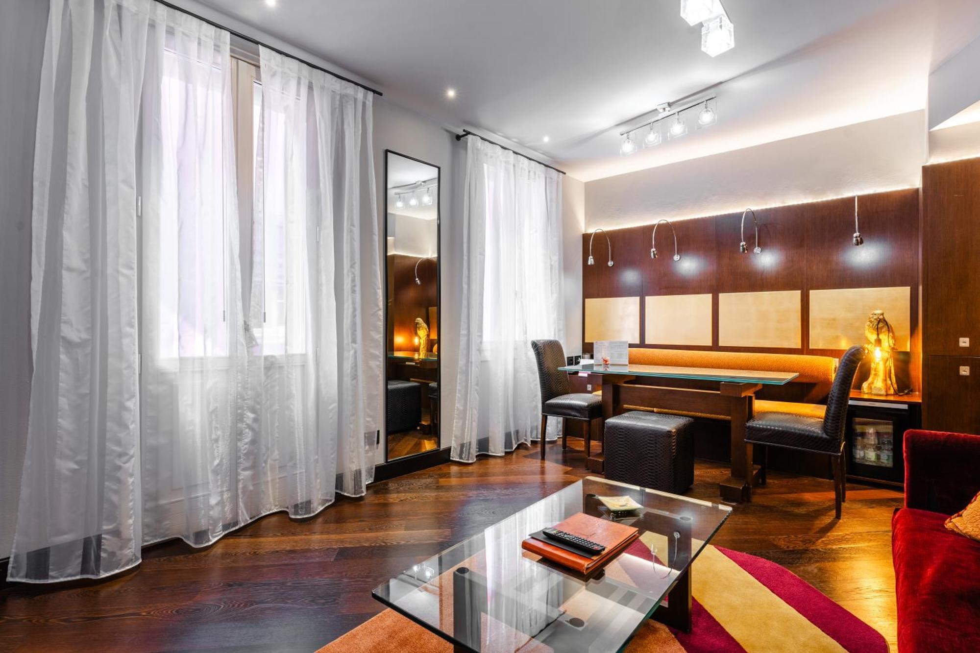 Art Hotel Commercianti Болонья Экстерьер фото
